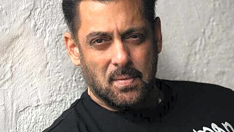 Khan's disciplined fitness routine 'Maatrubhumi: May War Rest in Peace'