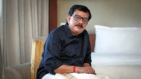 Priyadarshan announces 'Wicked Sunny' with Kumar as hunter, 9th collaboration