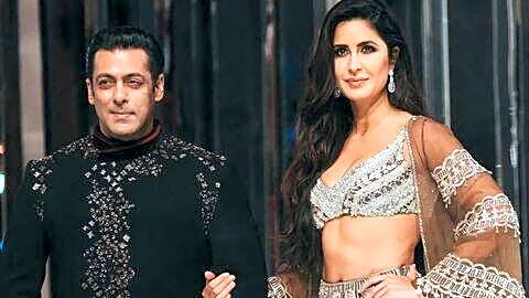 Khan defends Kaif over postpartum body trolling at Ambani puja