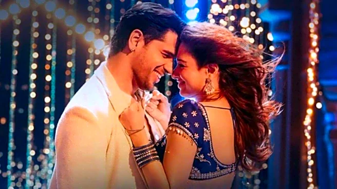'Thummak Thummak' song out: Sidharth-Tamannaah lead vibrant dance number