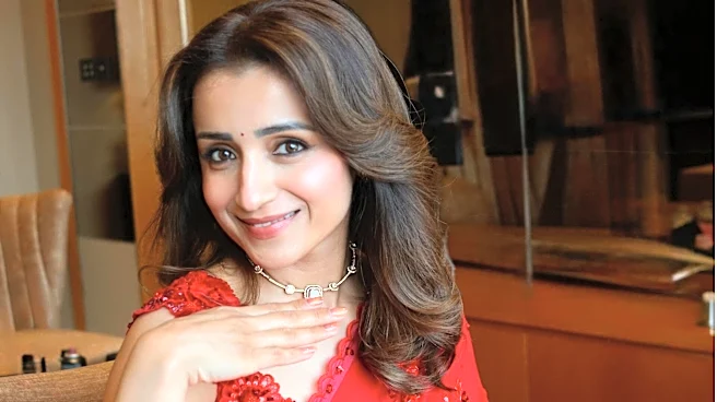 Trisha to play Jayalalithaa in MGR biopic?