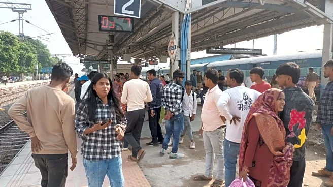 6 run over by train while crossing tracks in UP