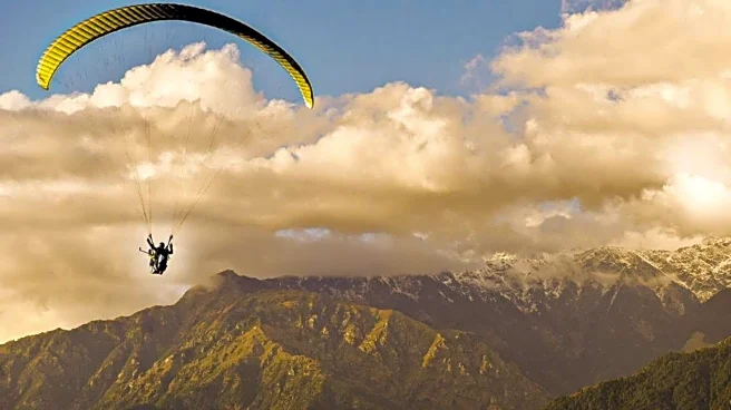 Video: SDRF rescues paragliders who crashed into Tehri Lake