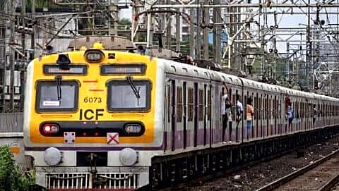 Prabhadevi bridge demolition disrupts Mumbai local trains through April 4