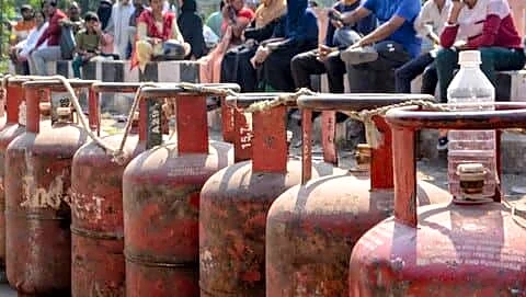 India's LPG shortage: cities 25 days, rural 45 days