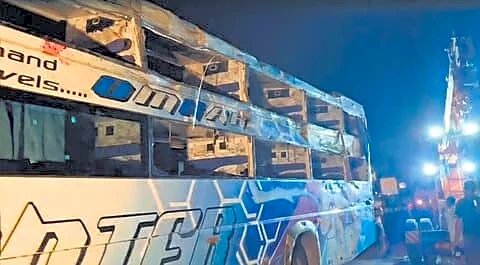 Two dead, 38 injured as bus overturns on Mumbai-Goa highway