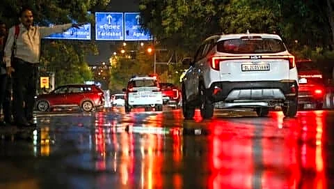 Dust storm pushes Delhi-NCR AQI to poor 266 before rain