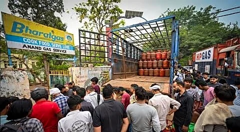 Delhi delivered 126,379 cylinders, cuts delivery time to 4.37 days