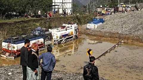 Kashmir sees rain and fresh snowfall, unsettled until April 10