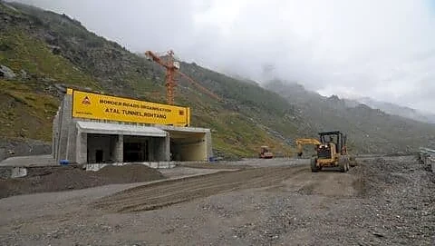 Himachal Pradesh records 7-8°C drop after rain and snow