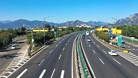 Six-lane 63-km Lucknow-Kanpur expressway set to cut commute to 30 minutes