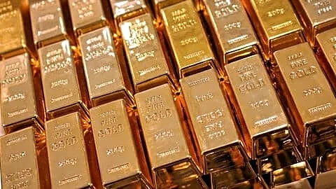 DRI seizes 38cr gold from 24 women at Mumbai airport