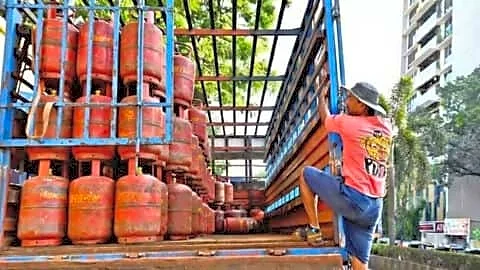 India ramps up piped natural gas to reduce LPG reliance