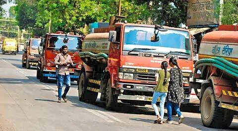 Pune police pull over 335 water tankers after 2 deaths