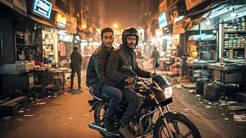 Man and grandfather robbed in Madhu Vihar, family recovers ₹1L