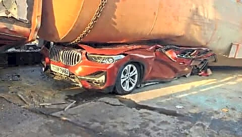 Concrete mixer truck topples at Keesara killing B. Srinivas Rao