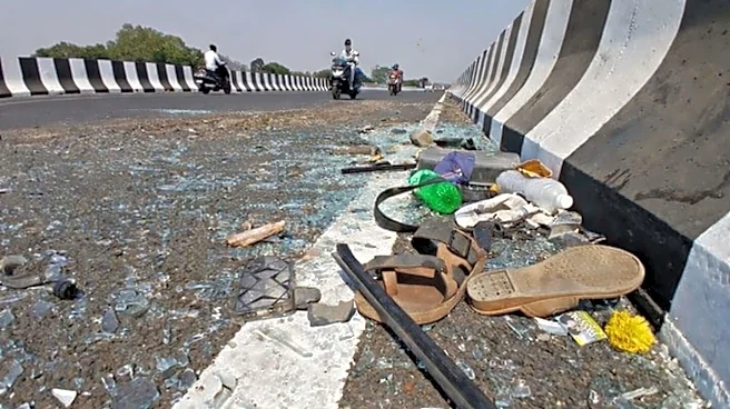 11 killed after van collides with cement mixer in Maharashtra