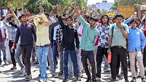 Noida garment protests turn violent, over 300 arrested, 7 FIRs