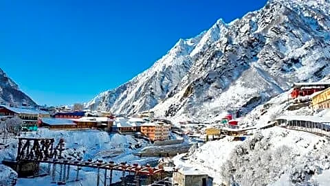 IMD alerts Uttarakhand Himachal for rain thunderstorms snowfall April 16