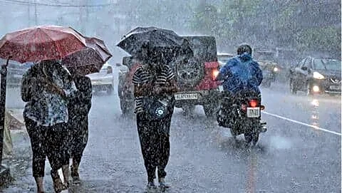 Maharashtra issues April 20 to 22 weather alert for ghats