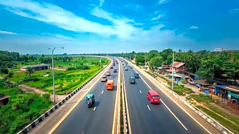 Supreme Court orders removal of roadside structures on national highways