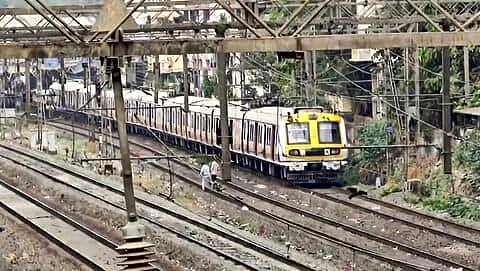 Empty Mumbai local coach derailed near Dombivli, no 1 hurt
