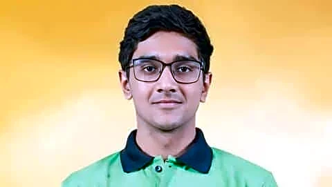 Kabir Chhillar from Gurugram tops JEE Main 2026 with 300/300