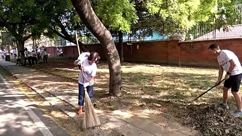 Denis Alipov leads Russian embassy Swachh Bharat cleanup in Delhi