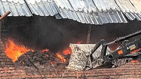 Huge fire near Hapur bus stand destroys about 70 huts