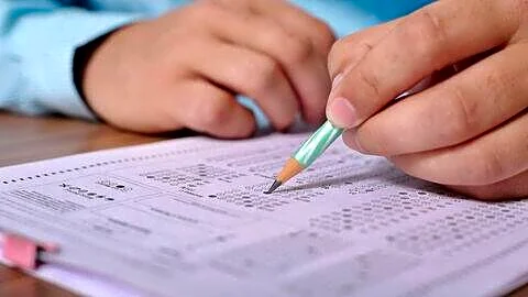 Maharashtra pauses autorickshaw drivers' Marathi test, sets August 15 review