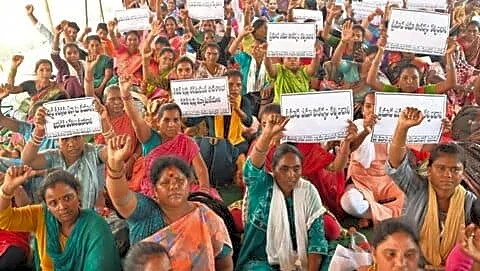 Andhra Pradesh midday meal workers protest 'Smart kitchen' centralizing meals