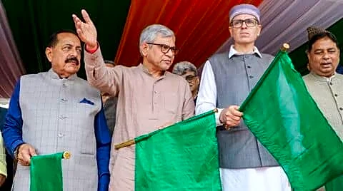 Vande Bharat starts 1st direct Srinagar Jammu train, 4-5 hours