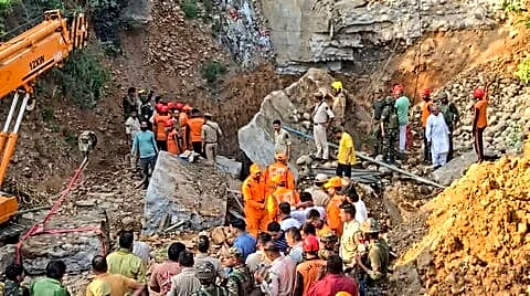 Old Bantalab bridge in Jammu collapses as 6 laborers dig