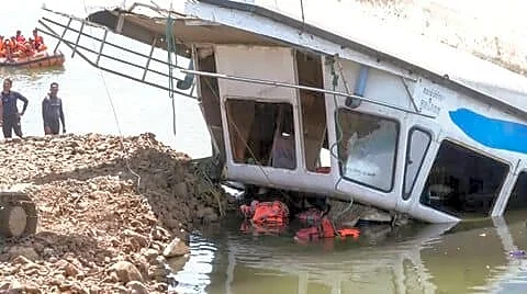 Three killed after family boat capsizes at Bargi Dam