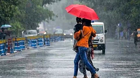 IMD issues orange alert for heavy rain in Kerala districts