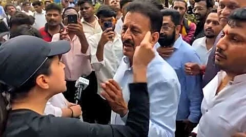 Teena Choudhry confronts Maharashtra minister Girish Mahajan after traffic jam