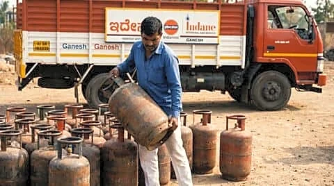 India delivers 4.7 million LPG cylinders, government conducts over 1,900 raids