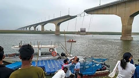 Vikramshila Bridge in Bhagalpur partly collapses, cutting off key route