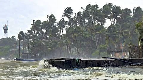 IMD warns Kerala Tamil Nadu heavy rain from May 7