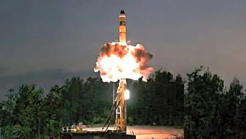 India tests Agni missile with MIRV, hits Indian Ocean targets