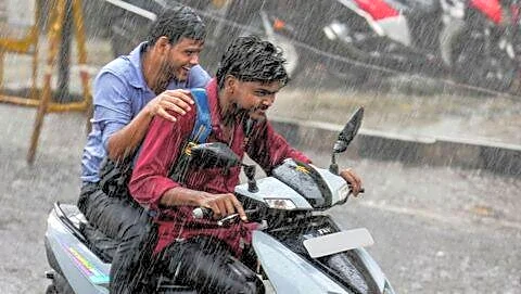 IMD forecasts light rain dust storms for Delhi May 11-13