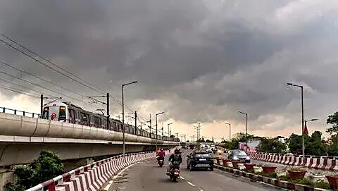 Light showers give Delhi NCR brief relief ahead of rain