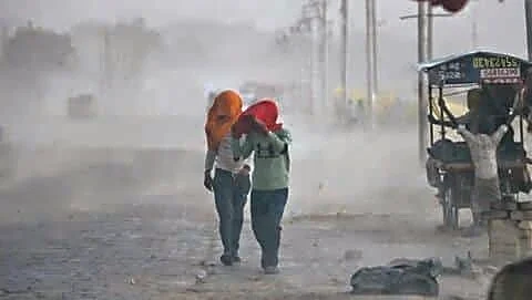 Uttar Pradesh dust storm, heavy rain kill at least 33