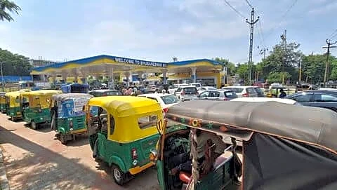Odisha fuel rush prompts rationing as state government denies shortage