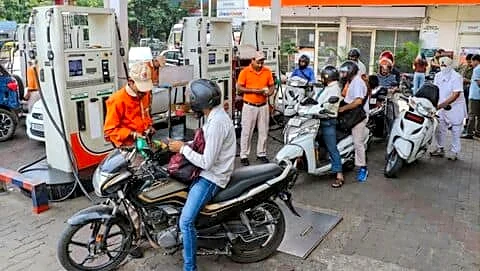Gasoline and diesel prices rise ₹3 per liter nationwide