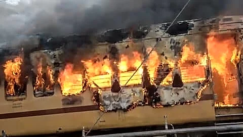 Sasaram Patna train coach caught fire at Sasaram, no injuries