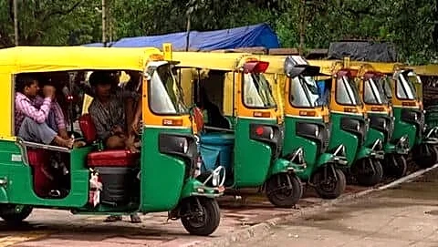 Delhi auto and taxi drivers pause May 21-23 over fares