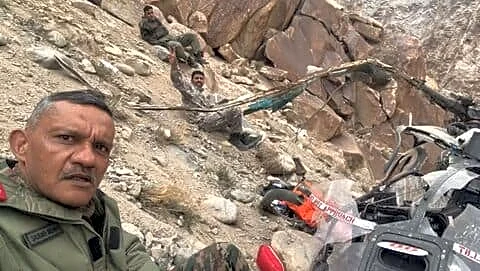 Indian Army Cheetah helicopter crashed near Tangste Ladakh, 3 injured