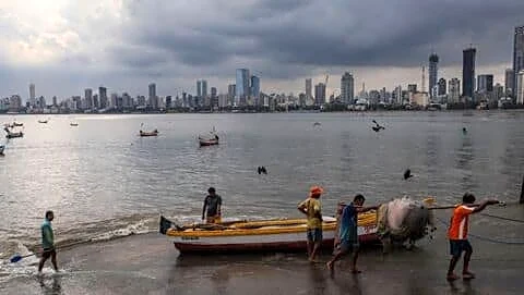Mumbai overcast as IMD forecasts rain monsoon not until June