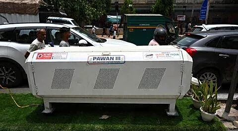 Delhi CM Rekha Gupta inspects anti-pollution gadgets and affirms year-round campaign